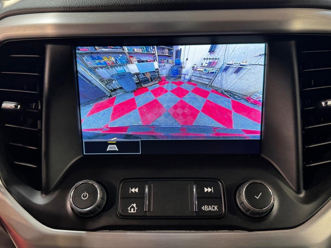 Used 2023 GMC Acadia SLT w/ Elevation Edition image 24