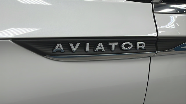 Used 2023 Lincoln Aviator Reserve w/ Equipment Group 201A AWD/4WD image 43