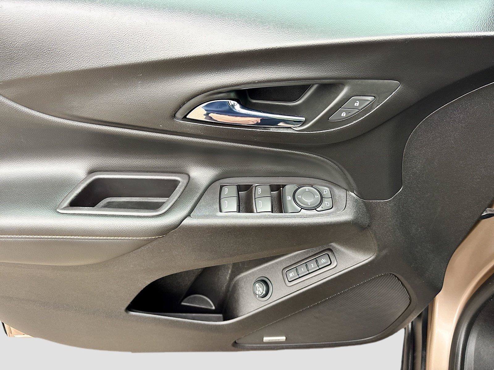 Used 2019 Chevrolet Equinox Premier FWD image 18