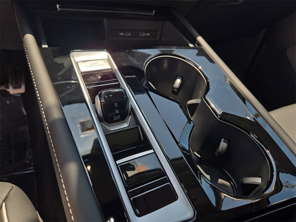 New 2025 Volkswagen Atlas SEL Premium R-Line image 24