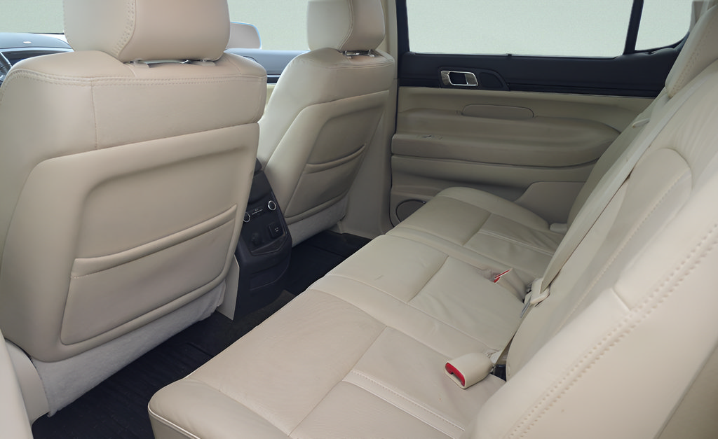 Used 2019 Lincoln MKT AWD image 8