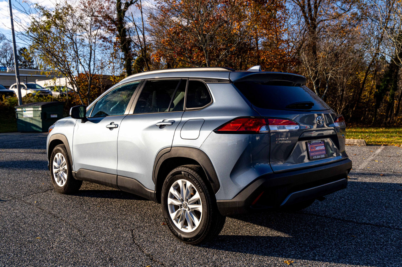 Used 2024 Toyota Corolla Cross LE image 4