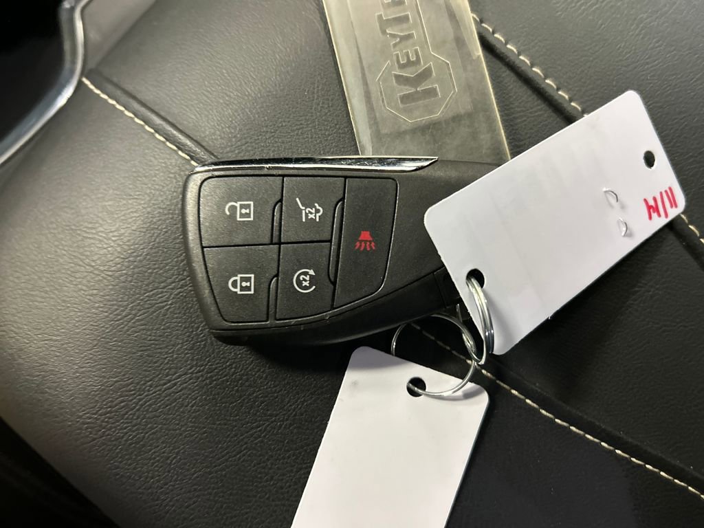 Used 2025 GMC Acadia Elevation image 22