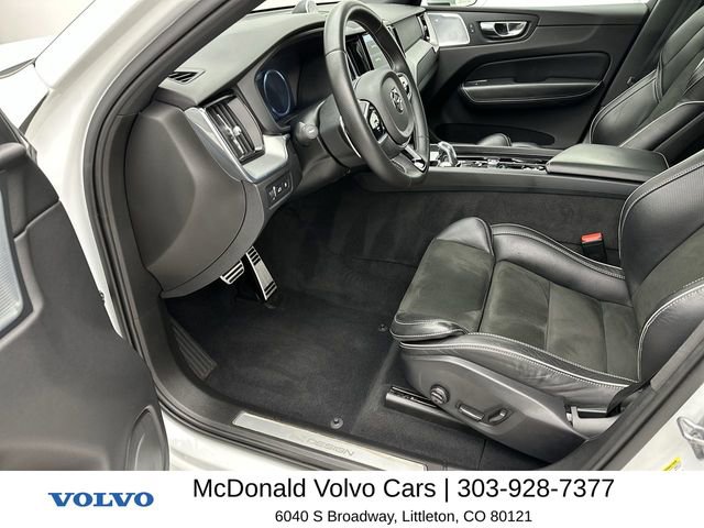 Used 2018 Volvo XC60 T8 R-Design w/ Convenience Package image 11