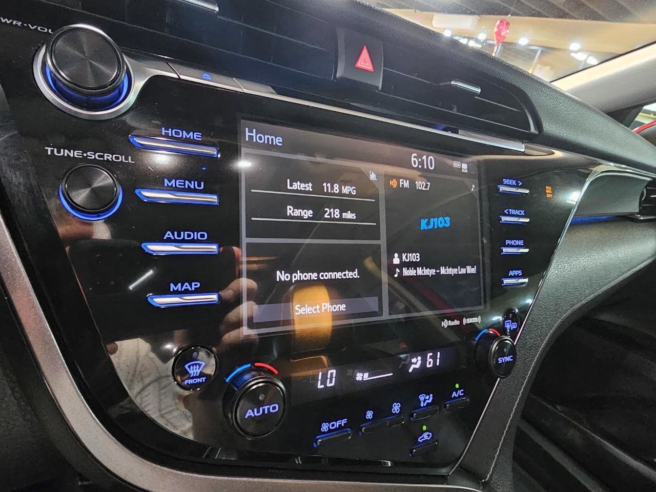 Used 2020 Toyota Camry XSE image 40