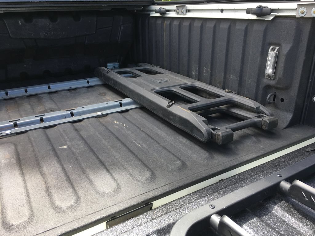Used 2018 RAM 2500 Longhorn w/ Convenience Group AWD/4WD image 40