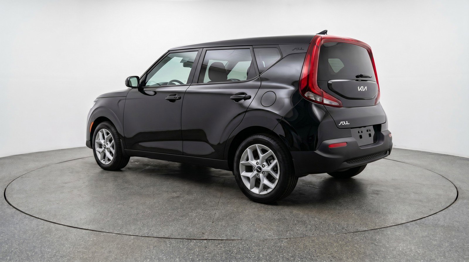 Used 2025 Kia Soul LX w/ LX Technology Package FWD image 6