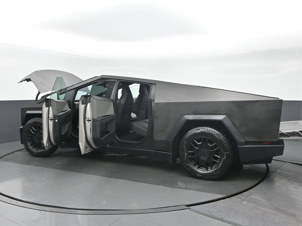 Used 2024 Tesla Cybertruck AWD Crew Cab image 40