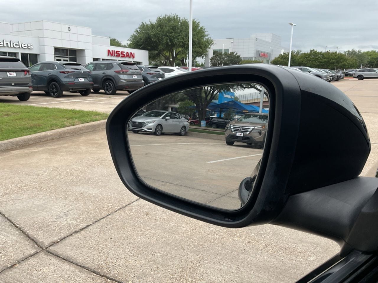 Used 2025 Nissan Sentra S FWD image 17