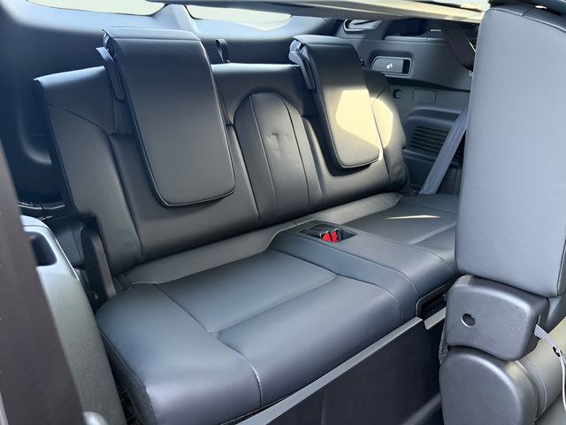New 2026 Mitsubishi Outlander SEL FWD image 28