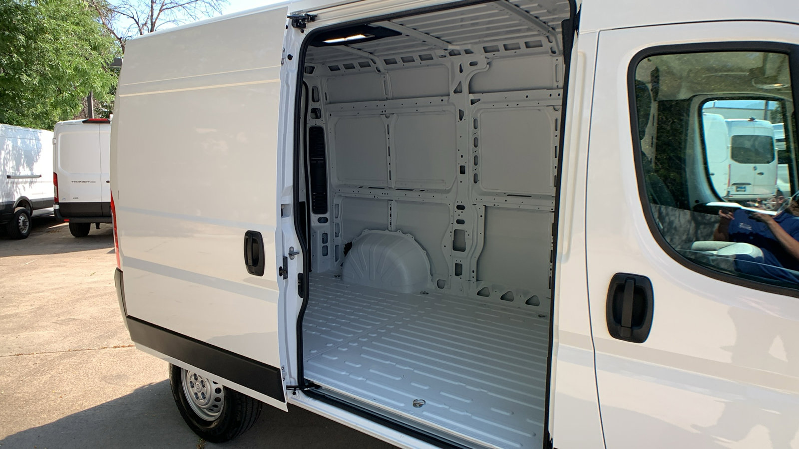 New 2025 RAM ProMaster 1500 w/ Convenience Group image 25