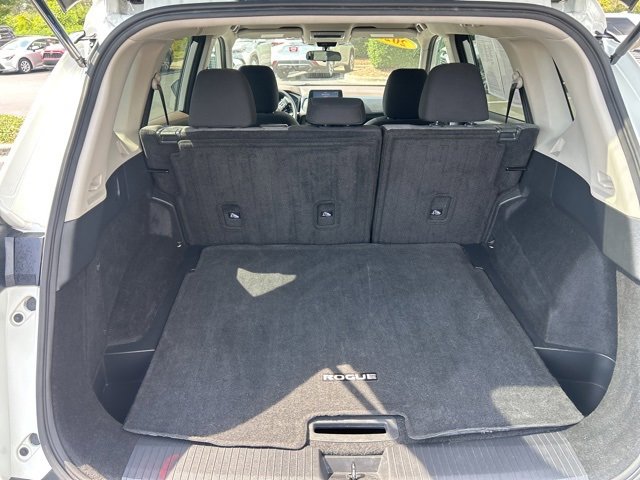 Used 2023 Nissan Rogue SV image 8