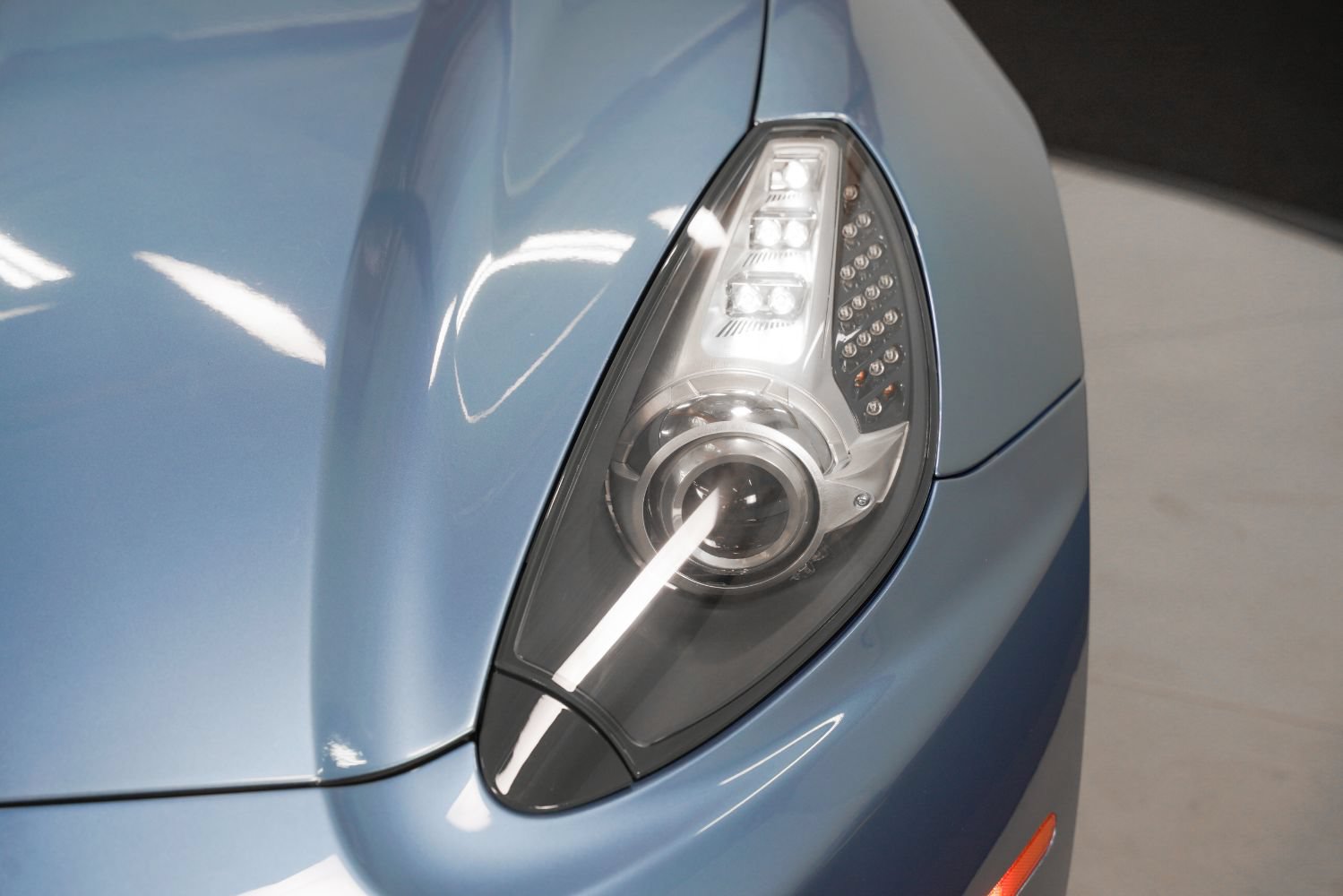 Used 2012 Ferrari California RWD image 14