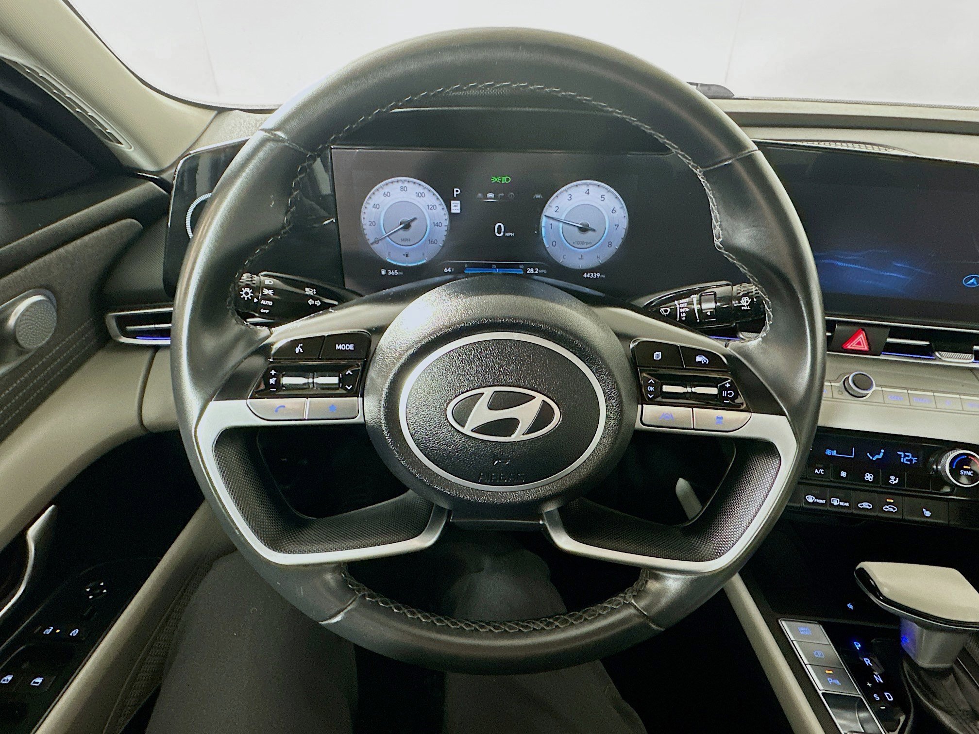 Certified 2024 Hyundai Elantra Limited FWD image 11
