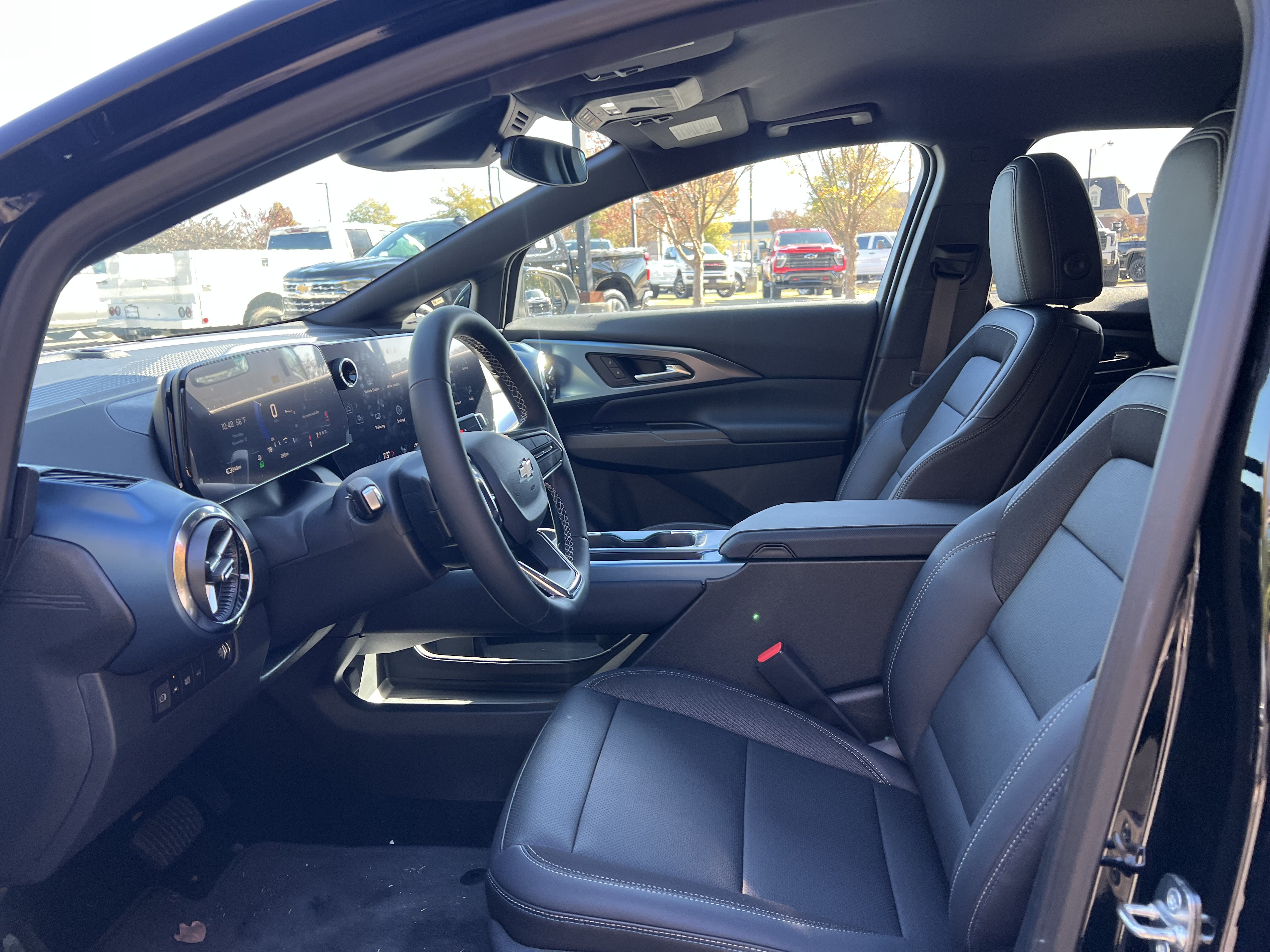 New 2026 Chevrolet Equinox EV LT AWD/4WD image 15