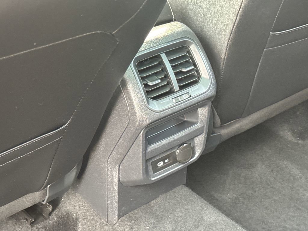 Used 2022 Volkswagen Tiguan SEL R-Line image 41