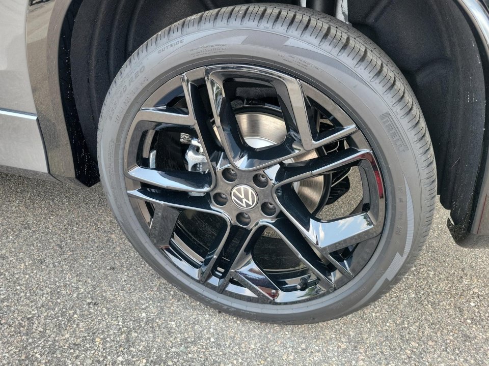 New 2026 Volkswagen Tiguan SE R-Line FWD image 27