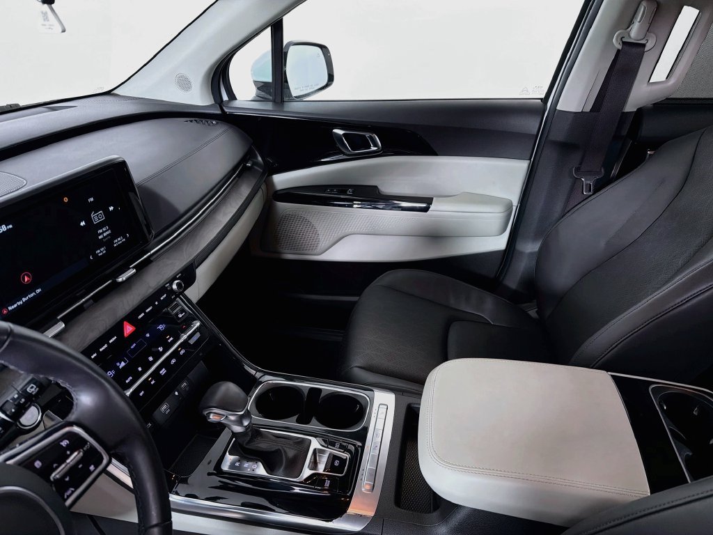 Certified 2024 Kia Carnival EX FWD image 23