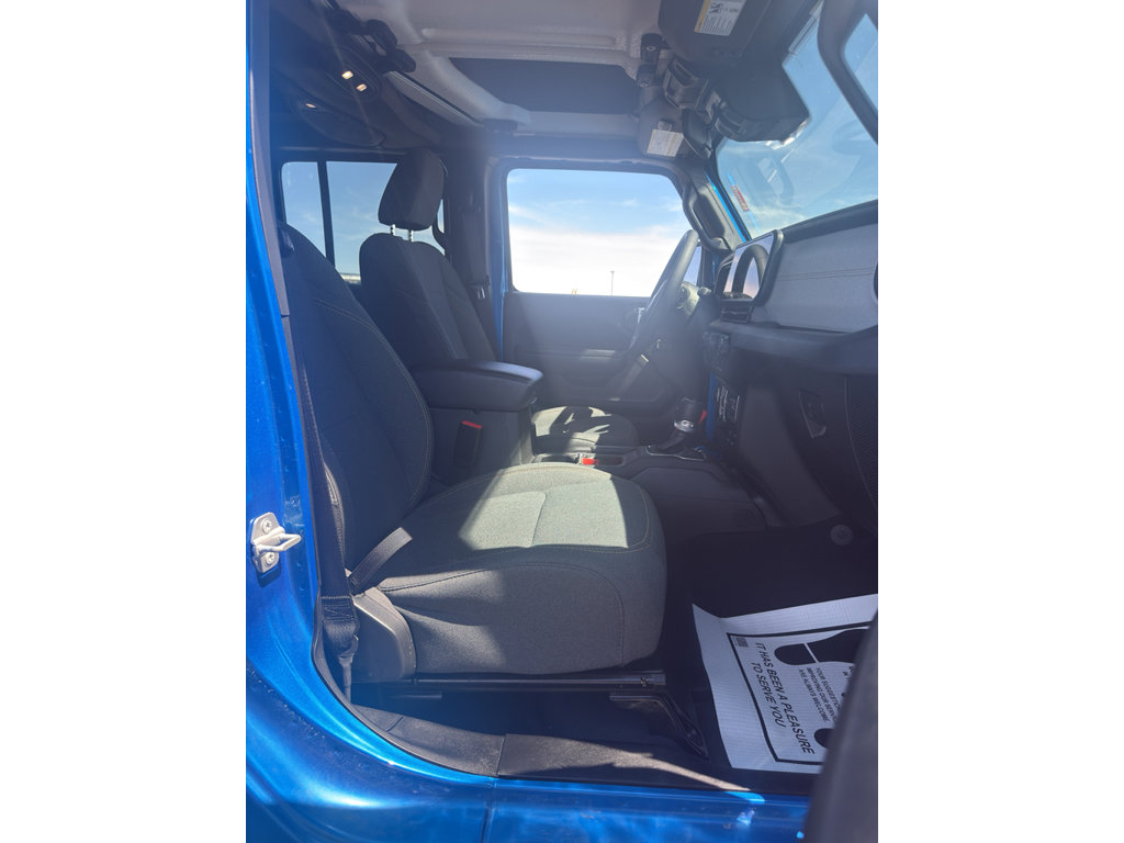 Certified 2024 Jeep Gladiator Sport AWD/4WD image 16