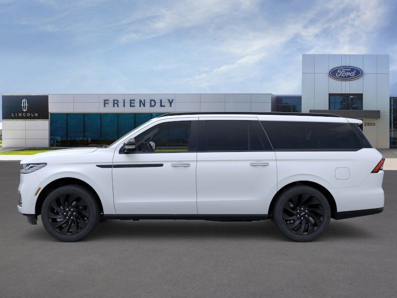 New 2026 Lincoln Navigator L Reserve w/ Jet Appearance Package AWD/4WD image 3