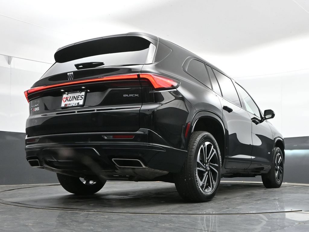 Used 2025 Buick Enclave Sport Touring AWD/4WD image 40