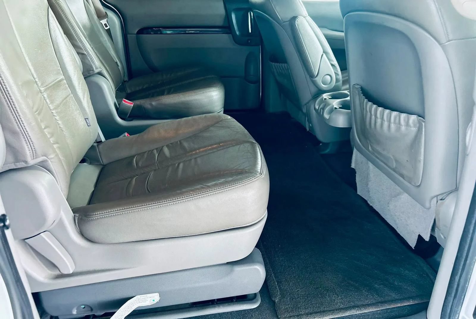 Used 2012 Kia Sedona EX w/ Luxury Pkg FWD image 17