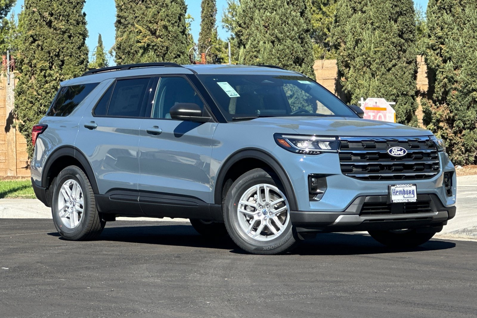 New 2027 Ford Explorer Active w/ Active Comfort Package RWD image 2