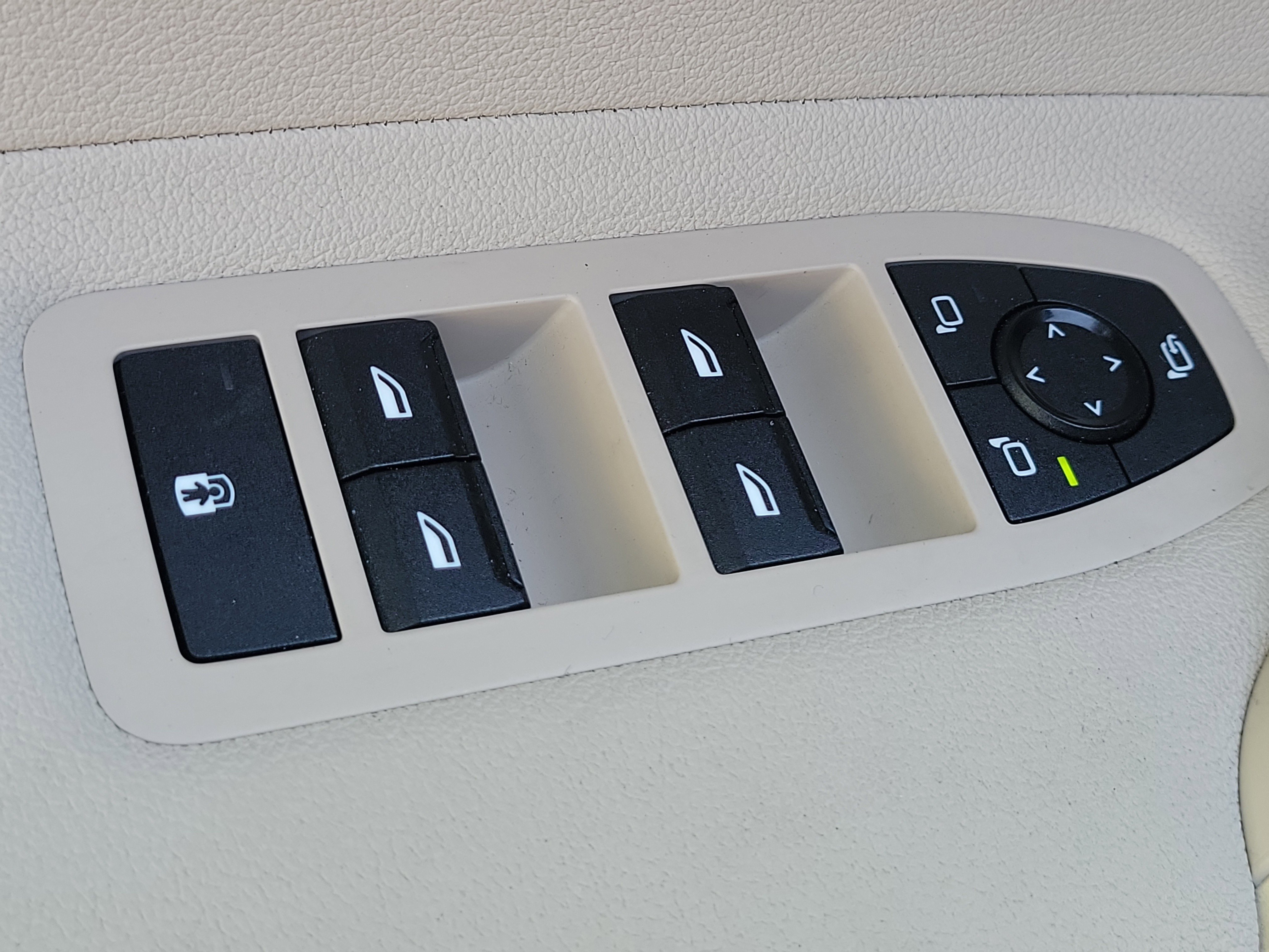 Certified 2024 BMW iX xDrive50 w/ Sport Package image 20