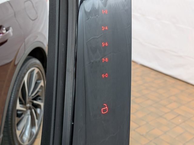 Used 2021 Lincoln Aviator Reserve w/ Equipment Group 202A image 9