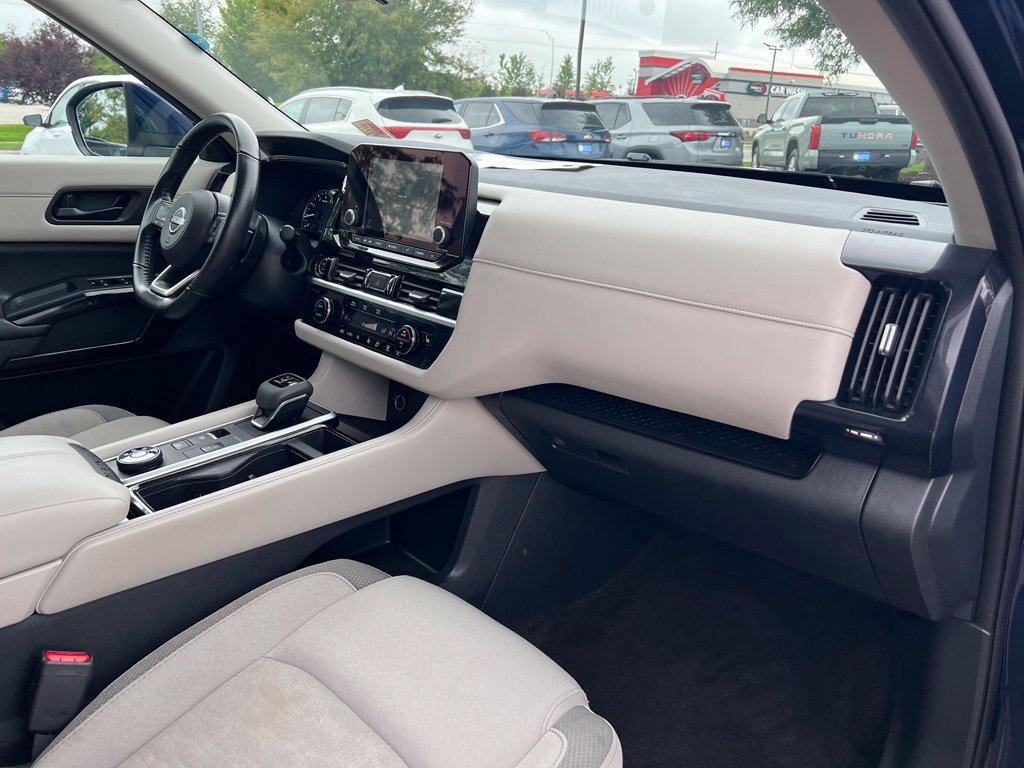 Used 2024 Nissan Pathfinder SV AWD/4WD image 29