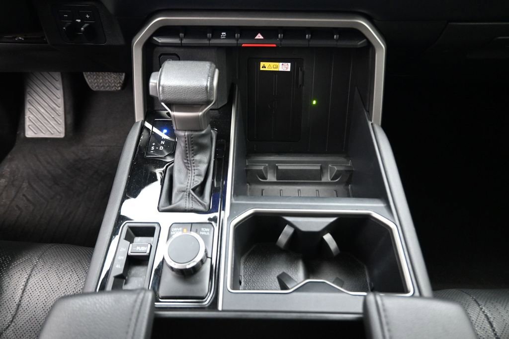 Used 2023 Toyota Tundra Limited w/ Power Package AWD/4WD image 9