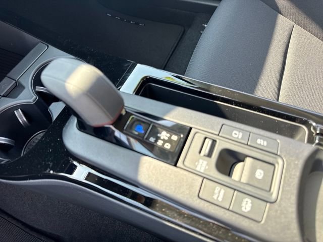 New 2026 Toyota Prius Plug-In Hybrid image 18