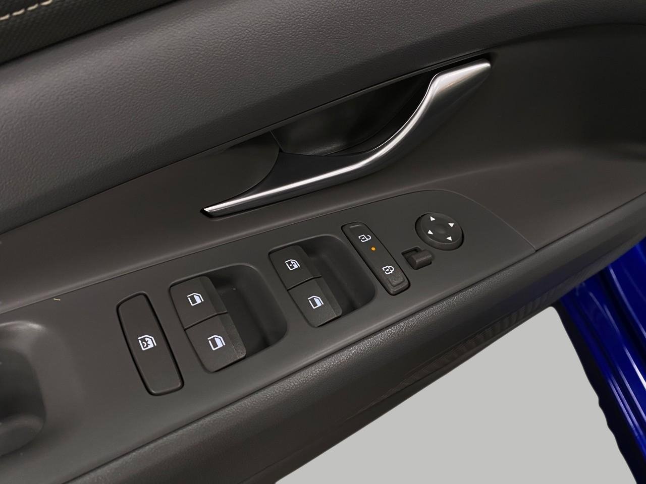 Certified 2025 Hyundai Elantra SEL FWD image 32