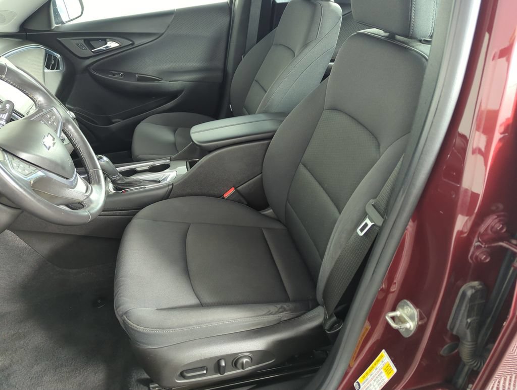 Used 2016 Chevrolet Malibu LT FWD image 11