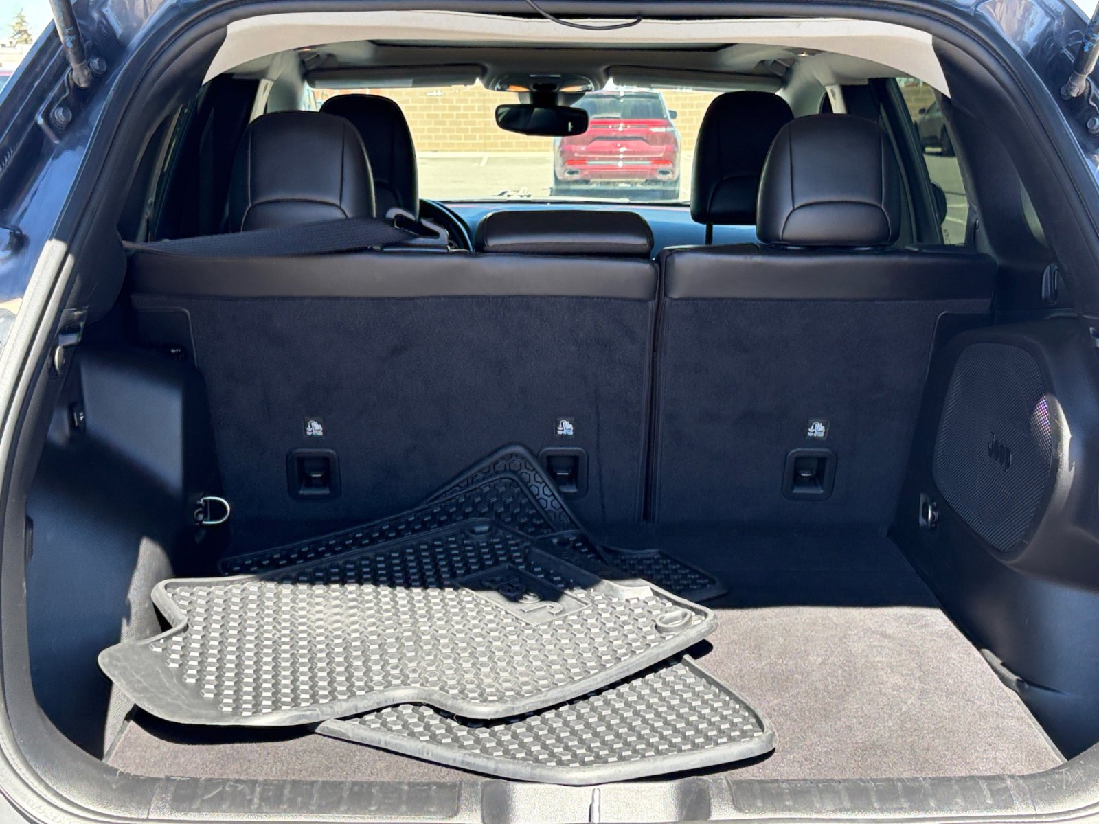 Used 2015 Jeep Cherokee Sport w/ Sport Appearance Group image 35