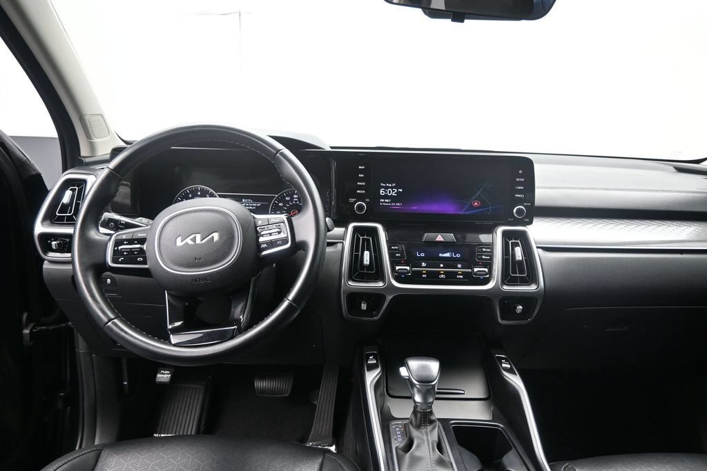 Used 2023 Kia Sorento S w/ Panoramic Sunroof Package FWD image 14