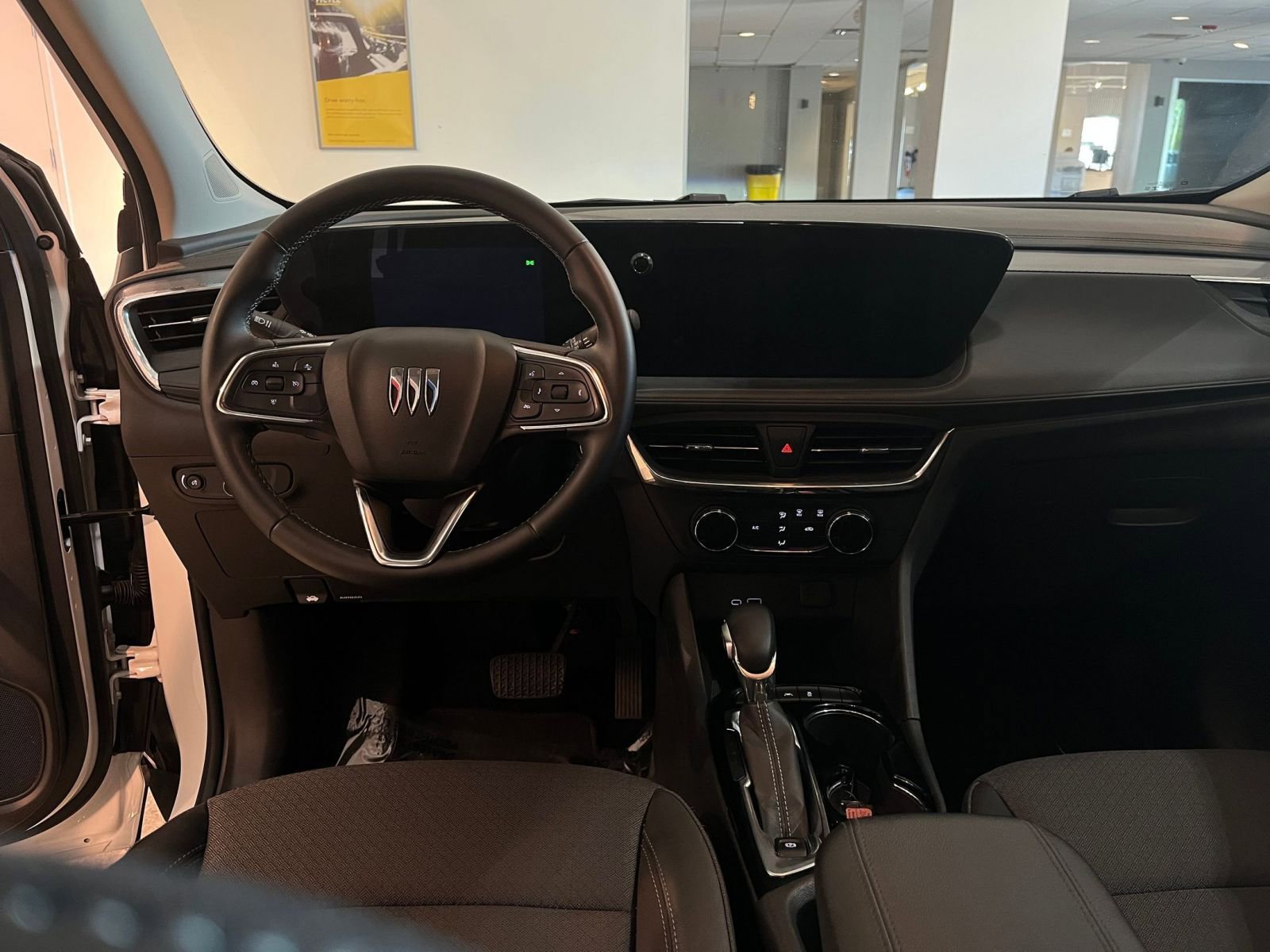 Used 2025 Buick Encore GX Preferred FWD image 33