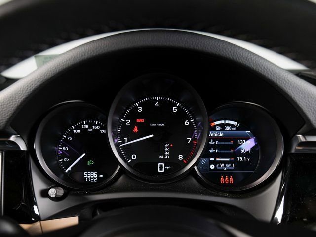 Used 2025 Porsche Macan image 21