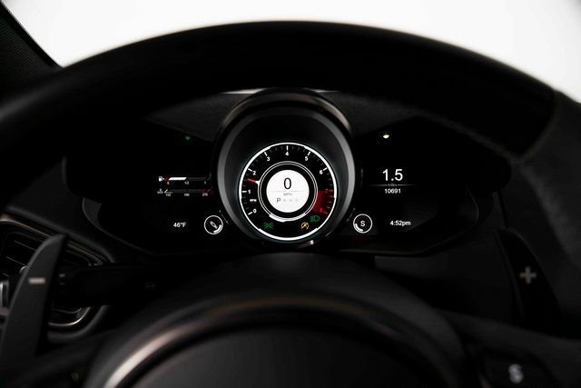 Used 2022 Aston Martin V8 Vantage Coupe image 19