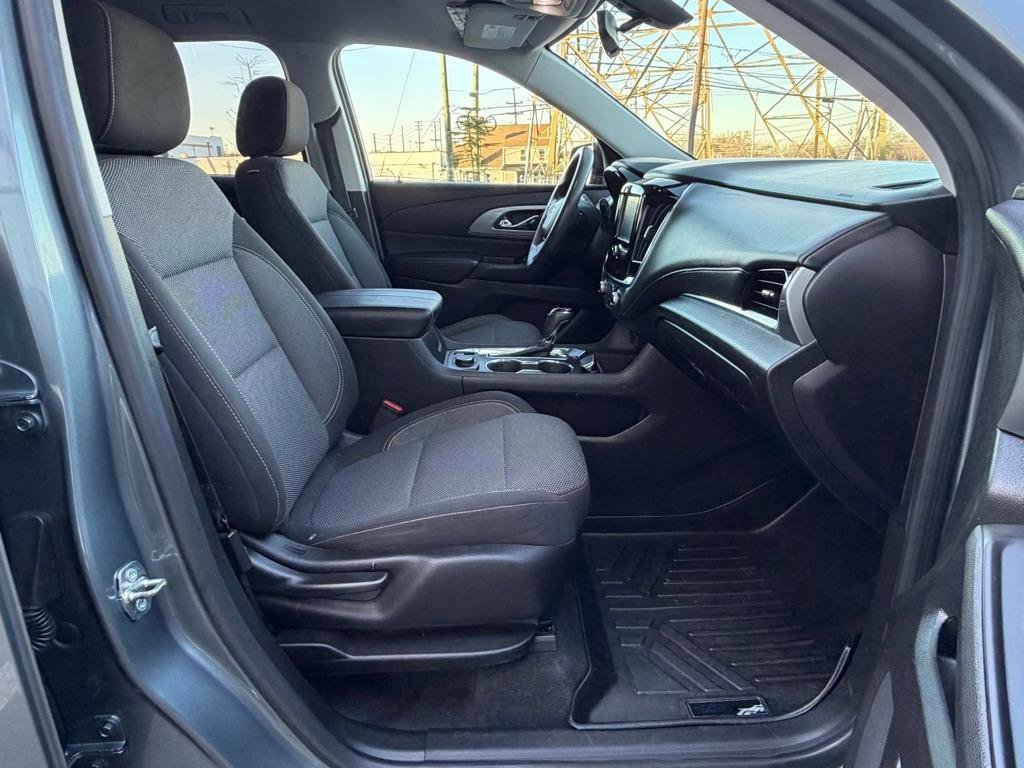 Used 2018 Chevrolet Traverse LS FWD image 14