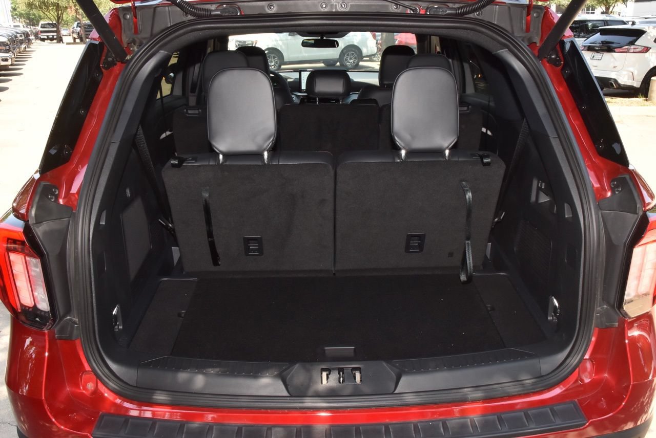 Certified 2025 Ford Explorer ST-Line RWD image 36