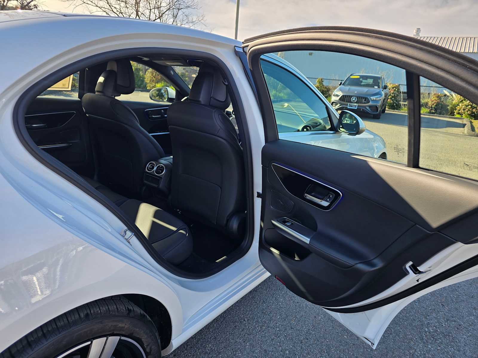 Used 2025 Mercedes-Benz C 300 Sedan image 15