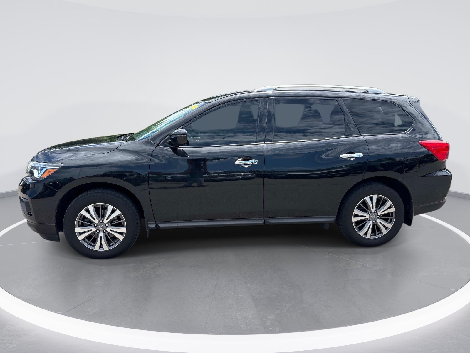 Used 2020 Nissan Pathfinder SV FWD image 5