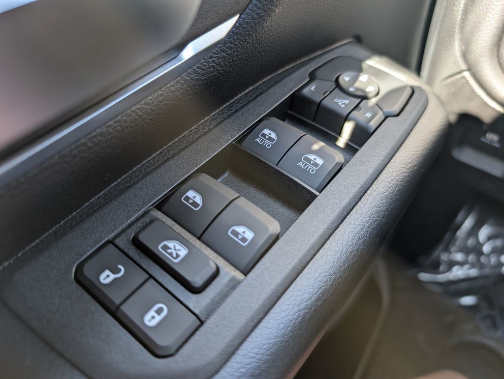 New 2026 RAM 1500 4x4 Crew Cab image 40
