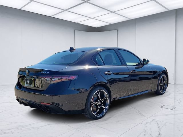 New 2026 Alfa Romeo Giulia w/ Driving Assist Package RWD image 4