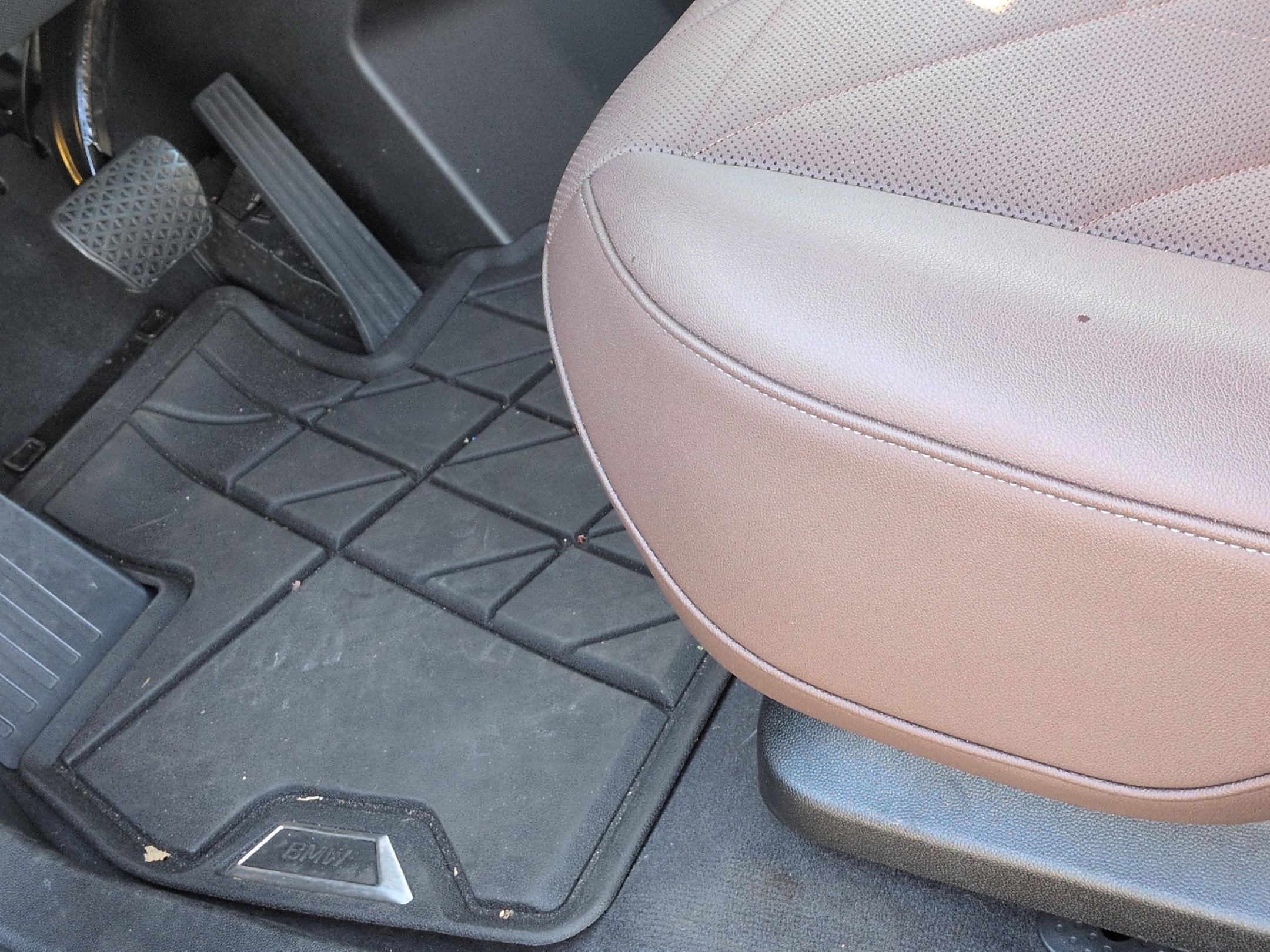 Used 2026 BMW iX xDrive45 image 17