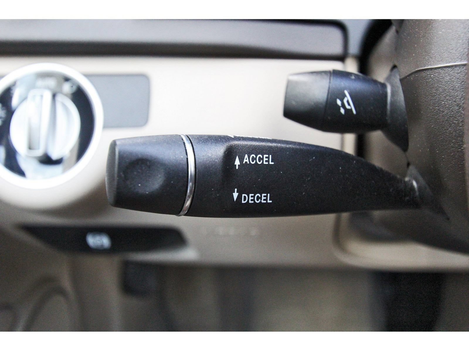 Used 2013 Mercedes-Benz C 250 Sedan image 18