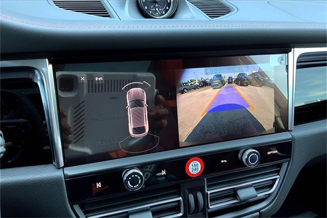 New 2025 Porsche Macan image 35