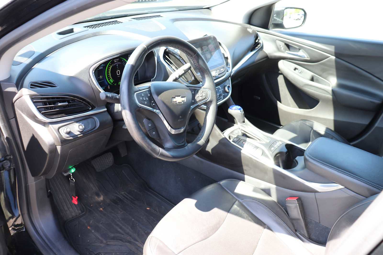 Used 2016 Chevrolet Volt Premier w/ Driver Confidence Package FWD image 10