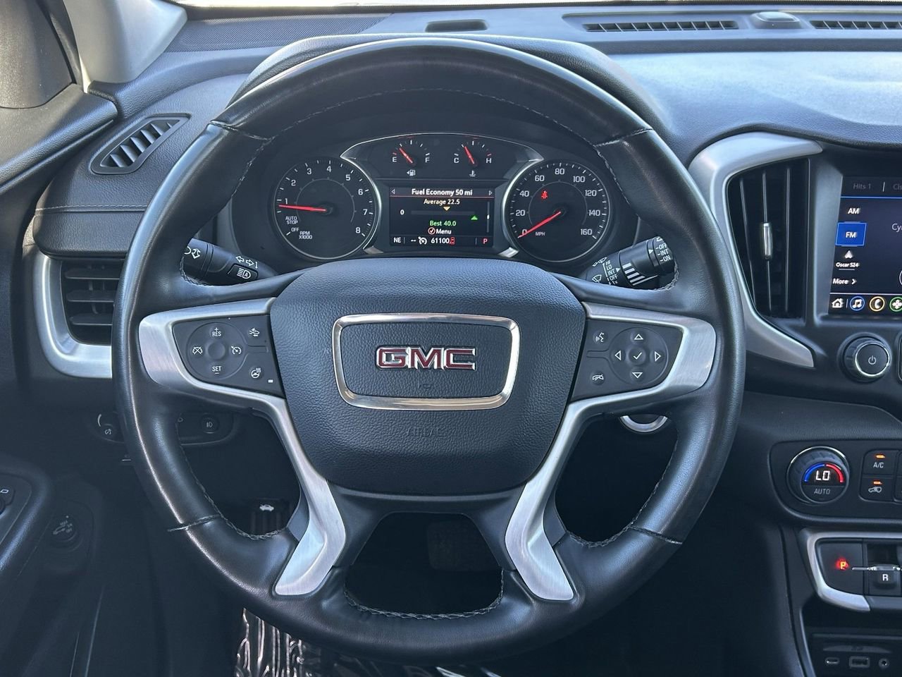 Used 2024 GMC Terrain SLT image 25